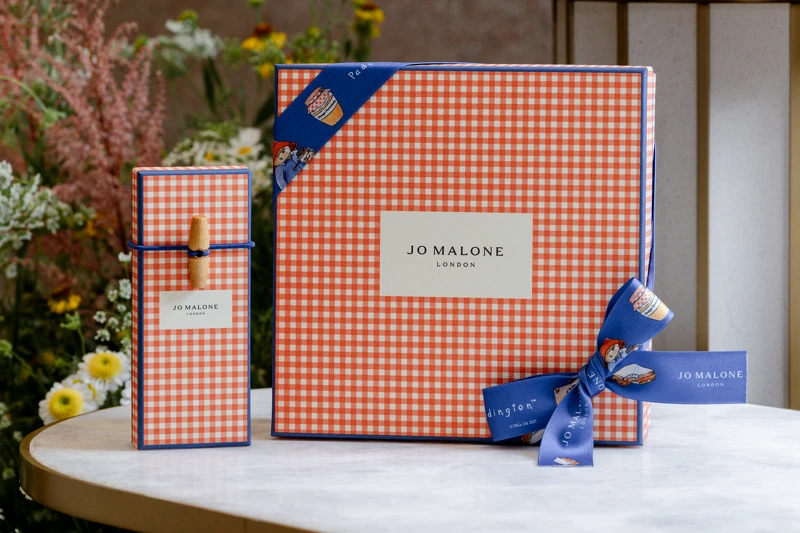 Jo Malone London限量柏靈頓熊格紋盒。