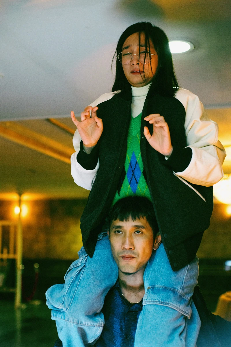 王淨(上)在《鬼才之道》中飾演一事無成的菜鳥鬼引共鳴 王淨(上)在《鬼才之道》中飾演一事無成的菜鳥鬼引共鳴