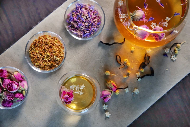 搭配上來自海拔1900公尺高山的「梨山紅茶」。