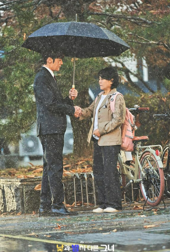 桂志雄現在不知林順就是李微進,但對她很上心,不只關懷長輩而已 桂志雄現在不知林順就是李微進,但對她很上心,不只關懷長輩而已