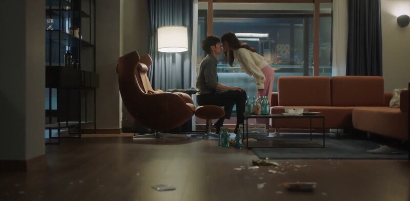 果然是酒鬼都市女人黃湯下肚壯膽親下去! 果然是酒鬼都市女人黃湯下肚壯膽親下去!