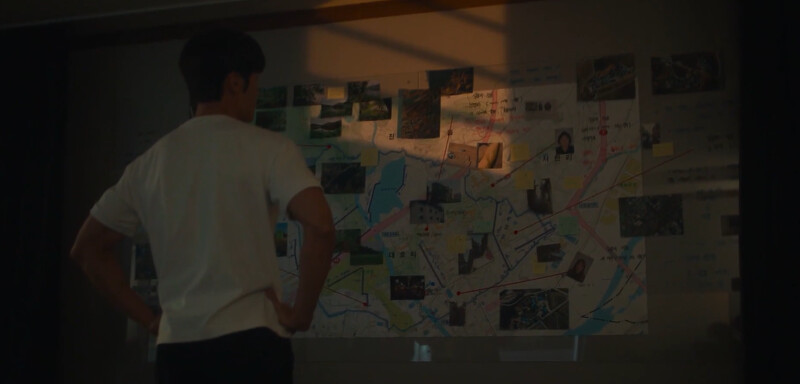 桂志雄家裡的調查牆 桂志雄家裡的調查牆