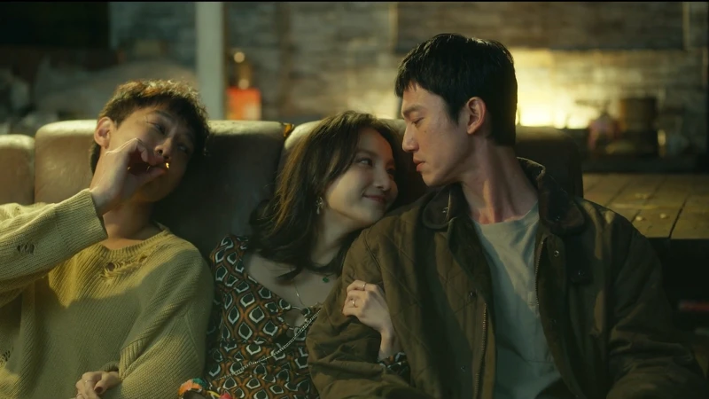 金勤與 May(張甯飾演)及阿虎(鄒承恩飾演)曾在一起。 金勤與 May(張甯飾演)及阿虎(鄒承恩飾演)曾在一起。