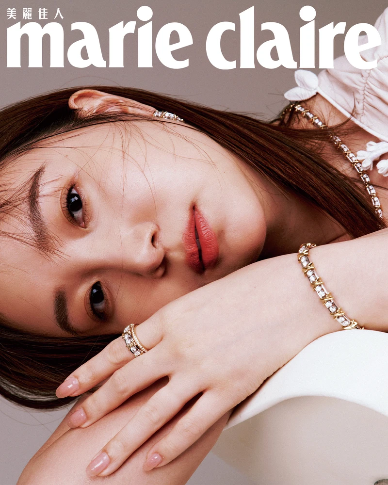 珍珠象牙白連身裙,Loewe;Schlumberger Sixteen Stone 18K金鑲鑽戒指、Lock 18K黃金鋪鑲鑽石戒指、Schlumberger 36 Stone 18K金鑲鑽手鍊、Jean Schlumberger By Tiffany Twenty Stone Hoop 18K黃金配鉑金鑲鑽耳環、Jean Schlumberger By Tiffany Ninety-Two Stone 18K黃金配鉑金鑲鑽項鍊,all by Tiffany&Co.蒂芙尼。 珍珠象牙白連身裙,Loewe;Schlumberger Sixteen Stone 18K金鑲鑽戒指、Lock 18K黃金鋪鑲鑽石戒指、Schlumberger 36 Stone 18K金鑲鑽手鍊、Jean Schlumberger By Tiffany Twenty Stone Hoop 18K黃金配鉑金鑲鑽耳環、Jean Schlumberger By Tiffany Ninety-Two Stone 18K黃金配鉑金鑲鑽項鍊,all by Tiffany&Co.蒂芙尼。