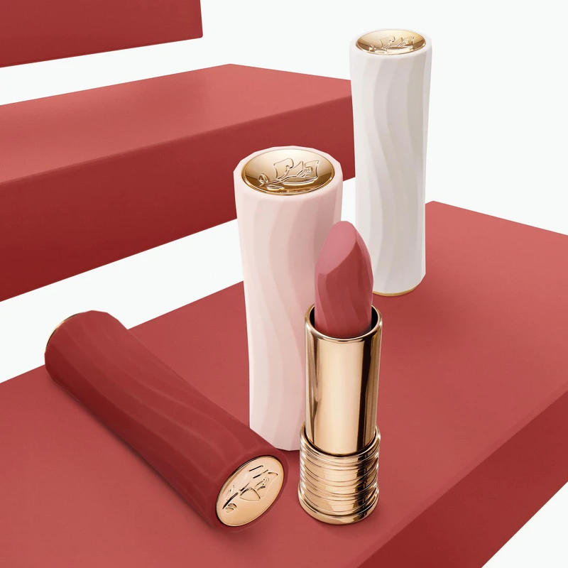 蘭蔻絕對完美柔霧唇膏2024七夕情人節限定版情境圖。 蘭蔻絕對完美柔霧唇膏2024七夕情人節限定版情境圖。