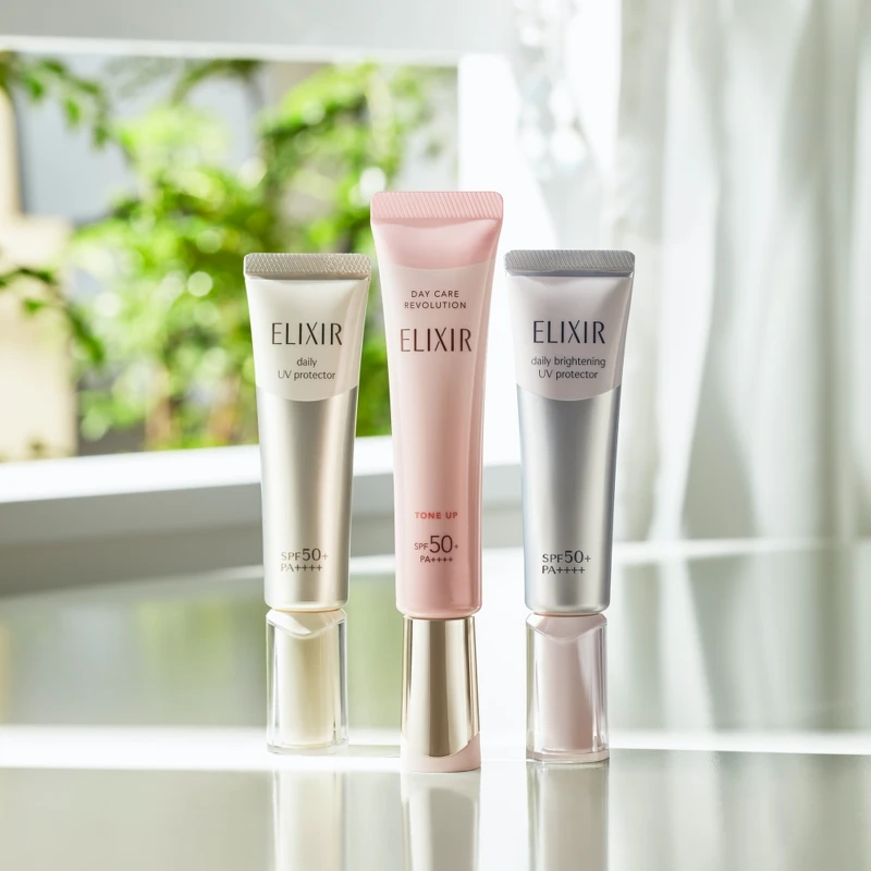 ELIXIR怡麗絲爾 多效美肌乳系列包括了「小金管」彈潤多效美肌乳、「小銀管」淨白多效美肌乳、「潤色小金管」膠原亮妍多效美肌乳。 ELIXIR怡麗絲爾 多效美肌乳系列包括了「小金管」彈潤多效美肌乳、「小銀管」淨白多效美肌乳、「潤色小金管」膠原亮妍多效美肌乳。