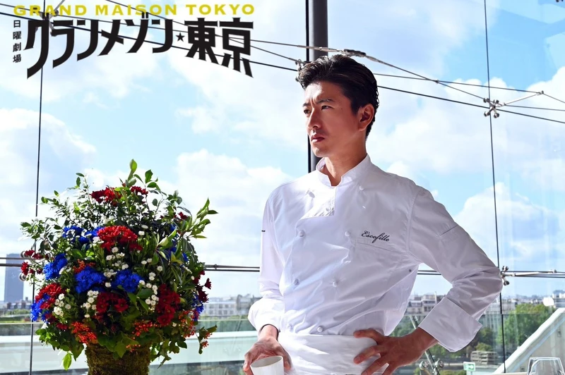 木村拓齋首次飾演法餐主廚尾花夏樹。 木村拓齋首次飾演法餐主廚尾花夏樹。