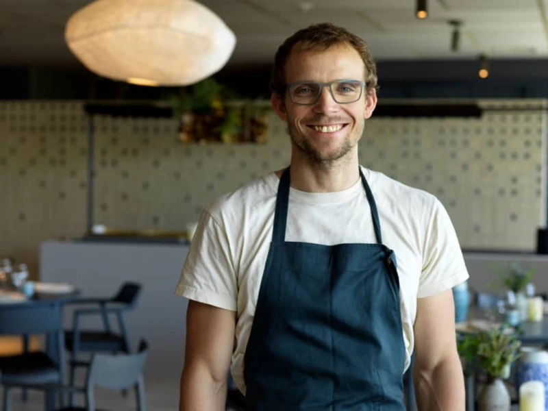 另位美食顧問則是「noma」主廚 René Redzepi 的愛將 Thomas Frebel。 另位美食顧問則是「noma」主廚 René Redzepi 的愛將 Thomas Frebel。