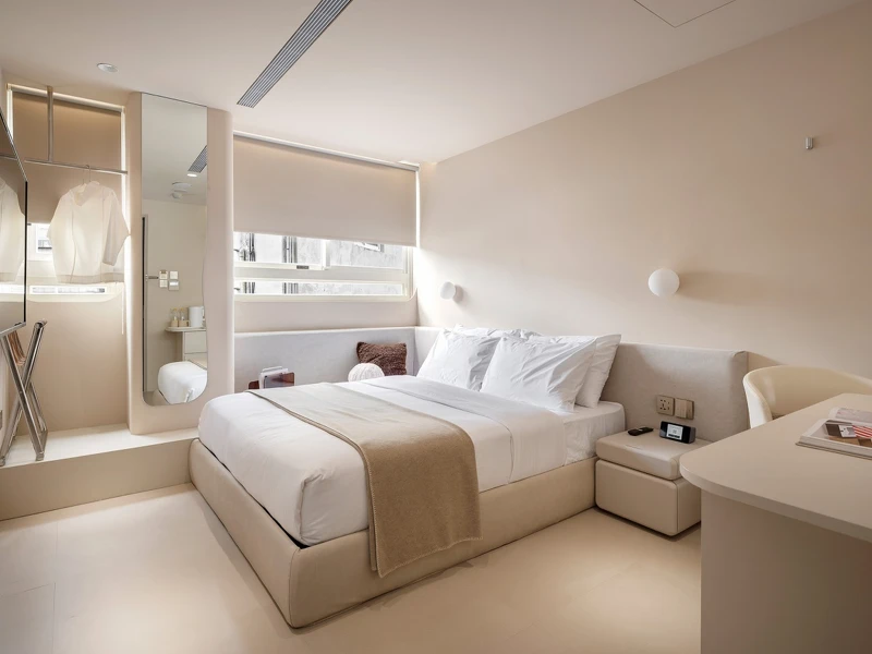 「柔和裸色」為主體和諧了視覺感受。