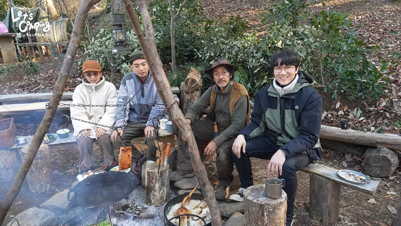 宇宙人小玉跟大名鼎鼎的露營師匠長野修平先生拜碼頭,同時也安排一對台日露營達人夫妻檔加入節目 宇宙人小玉跟大名鼎鼎的露營師匠長野修平先生拜碼頭,同時也安排一對台日露營達人夫妻檔加入節目