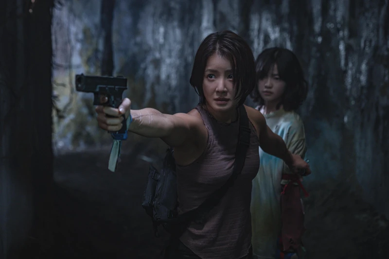 徐伊景及她的女兒皆是半人半怪物「混血」。 徐伊景及她的女兒皆是半人半怪物「混血」。