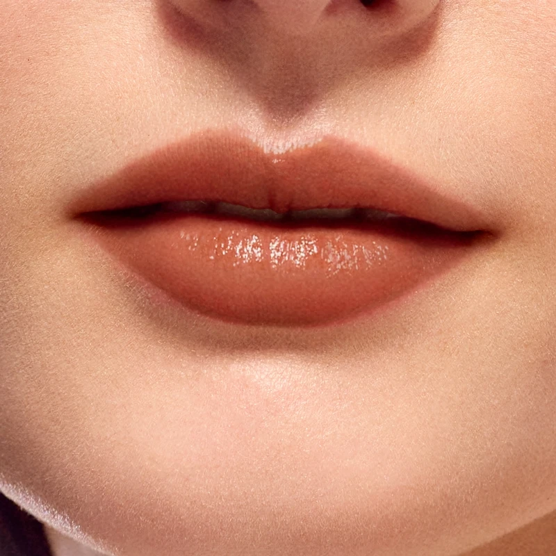 雅詩蘭黛絕美奢潤精華唇萃(#599迷戀茶棕),NT1,450 雅詩蘭黛絕美奢潤精華唇萃(#599迷戀茶棕),NT1,450