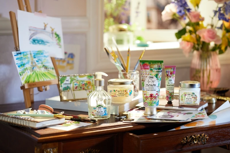 Sabon 2024年夏季限量香絮巴黎系列主視覺。 Sabon 2024年夏季限量香絮巴黎系列主視覺。