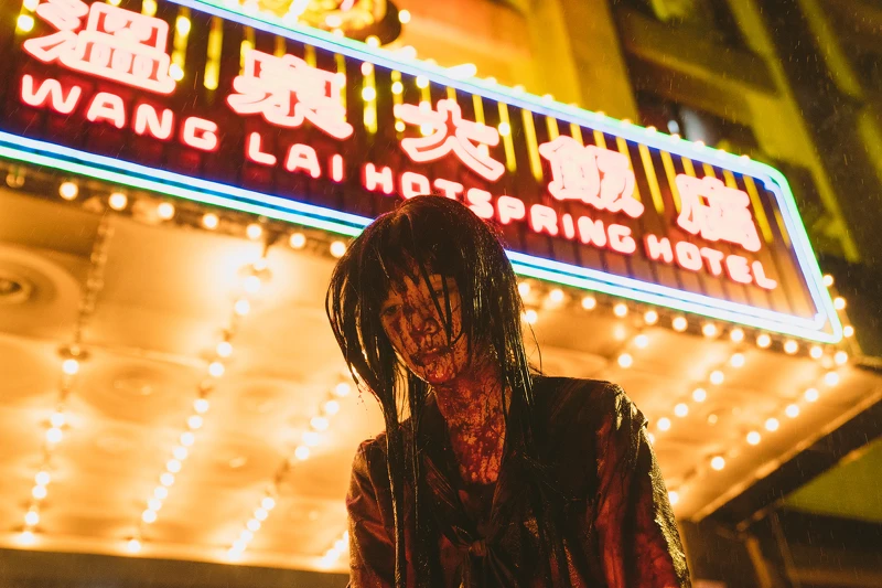 王淨飾演的同學為了嚇人搞得滿身滿臉都是血，狼狽模樣引起許多影迷共鳴，也讓觀眾們打從心底感到心疼