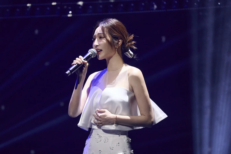 曾莞婷透過劇中角色緬懷龍劭華：「我雖然不是一個乖女兒，但謝謝你總替我想，像大樹一樣庇蔭我，叮嚀我做人處事的道理。」