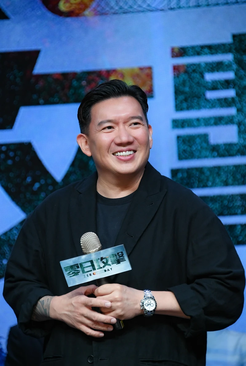 杜汶澤首度演出台劇,劇中化身知名網紅「強哥」。 杜汶澤首度演出台劇,劇中化身知名網紅「強哥」。