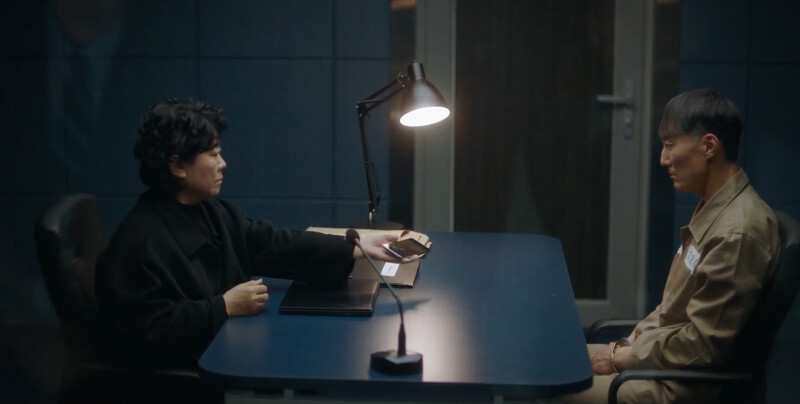 林順理解白院長為何否認綁架李微進，在審訊室揭露自己變身秘密與”命運使然”，企圖說服白院長一起聯手緝凶