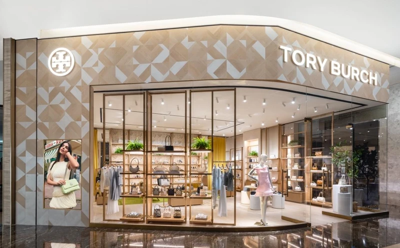 高雄義享天地Tory Burch精品店開幕。