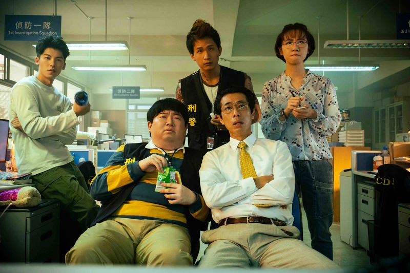 《正港分局》笑料百出 陳彥佐（前排左起）、馬念先、許光漢（後排左起）、黃奇斌、Lulu黃路梓茵 