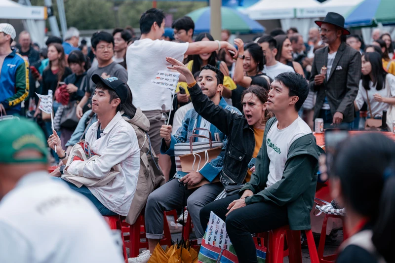 世界DJ大賽台灣冠軍DJ QuestionMark前進巴黎文化奧運演出吸引近千觀眾嗨翻全場