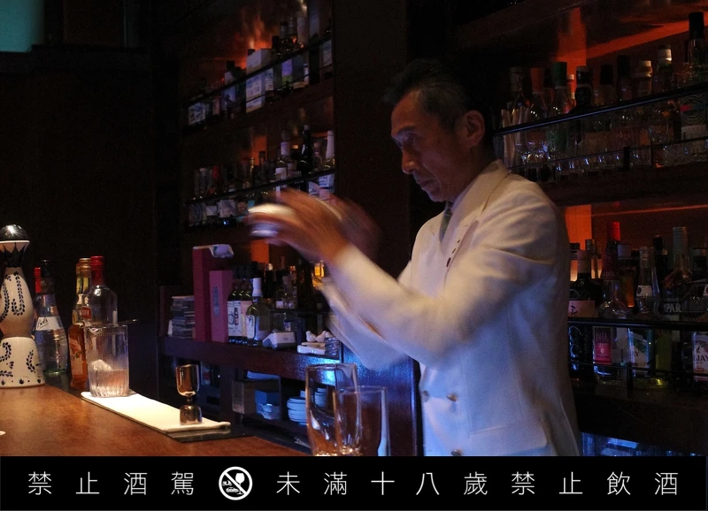 店主長友修一最擅長 Hard Shake 調製雞尾酒。 店主長友修一最擅長 Hard Shake 調製雞尾酒。