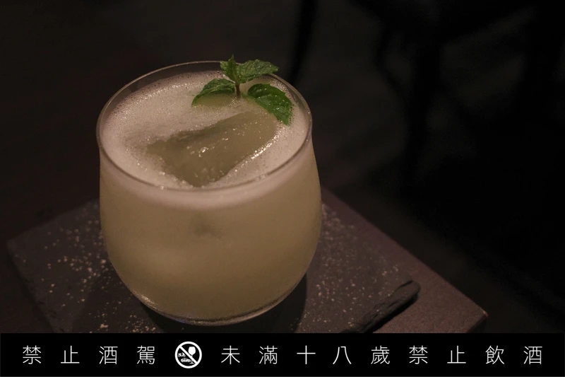 名為「融雪」的白蘿蔔調酒。 名為「融雪」的白蘿蔔調酒。