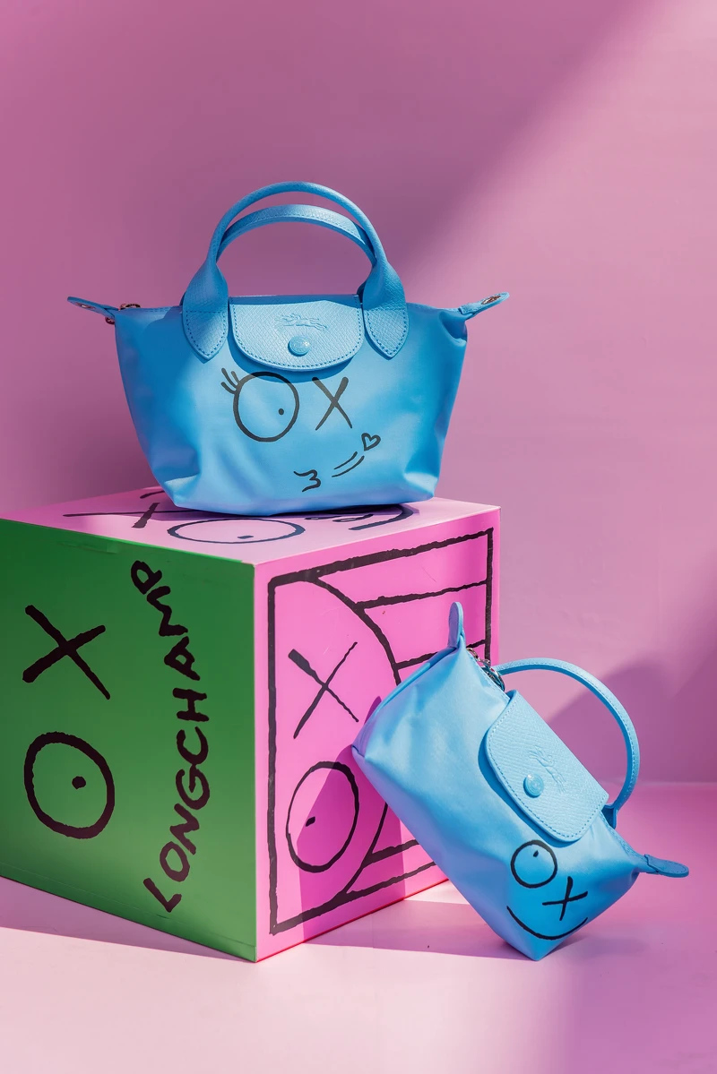 法國精品品牌 Longchamp 曾於台中審計368新創聚落開設 LONGCHAMP & ANDRÉ 藝術聯名系列快閃店,這是當時與當代塗鴉藝術大師 André Saraiva 畫筆下最著名的角色「Mr. A」一同玩味塗鴉藝術展現特有的街頭時尚的活動。