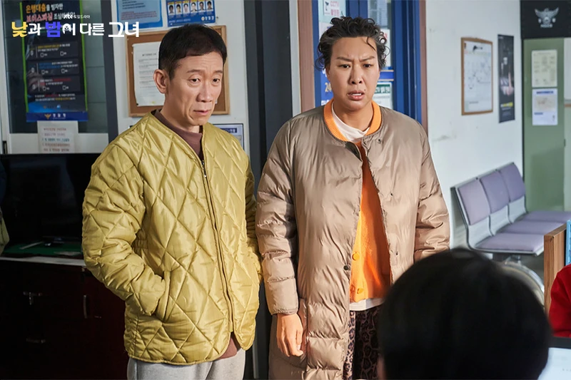 李媽李爸認定林順是瘋女人闖入家裡，壓根沒發現是妹妹的臉