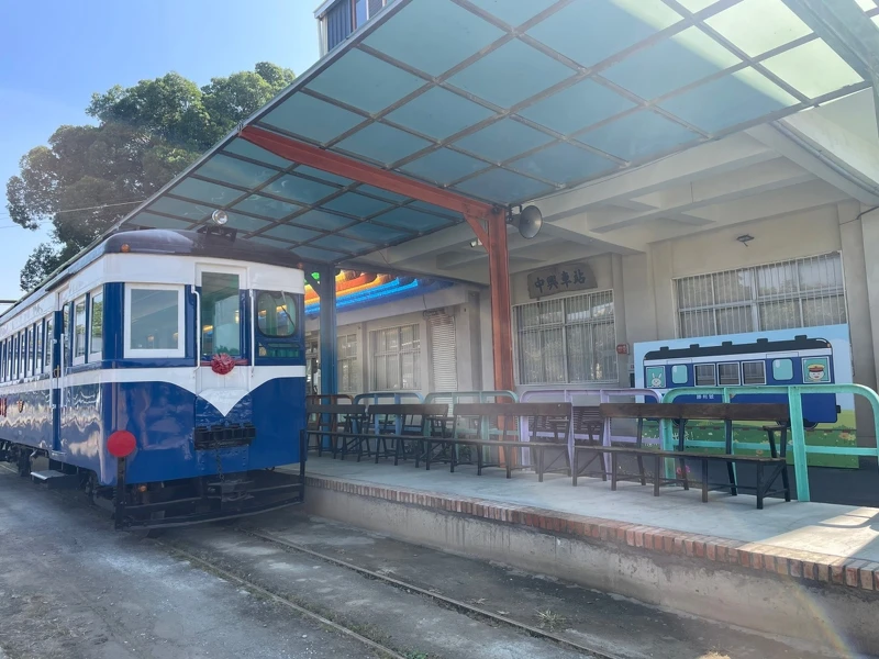 原先除了載人也用來載收成的甘蔗。 原先除了載人也用來載收成的甘蔗。