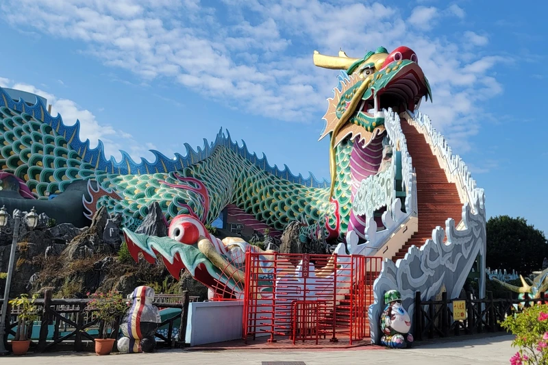 樓梯為龍的造型。 樓梯為龍的造型。