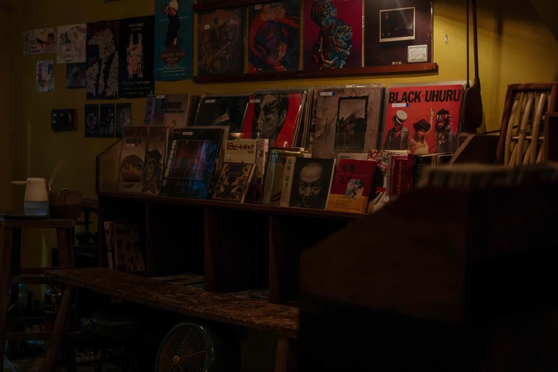 蘿拉冷飲店店內景。