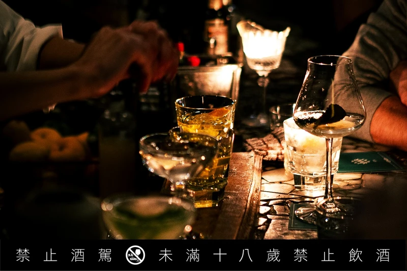 酒吧深受國內外旅客的歡迎。