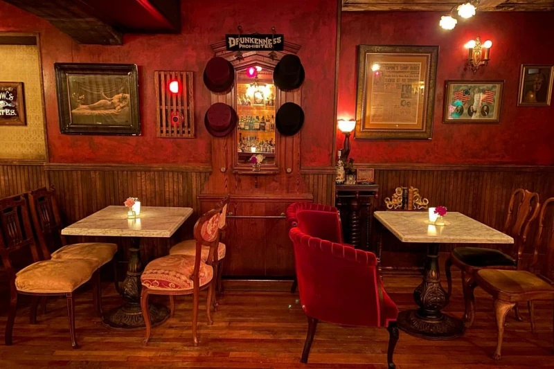 佈置充滿細節。