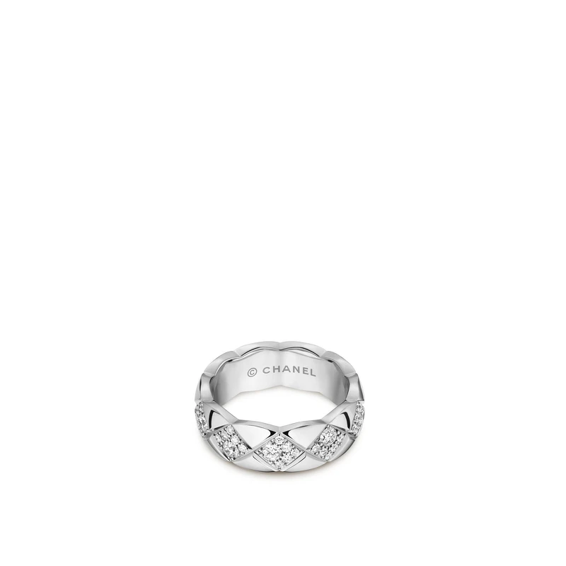 香奈兒COCO CRUSH 18K 黃金 戒指鑲鑽 NTD 377,000 香奈兒COCO CRUSH 18K 黃金 戒指鑲鑽 NTD 377,000