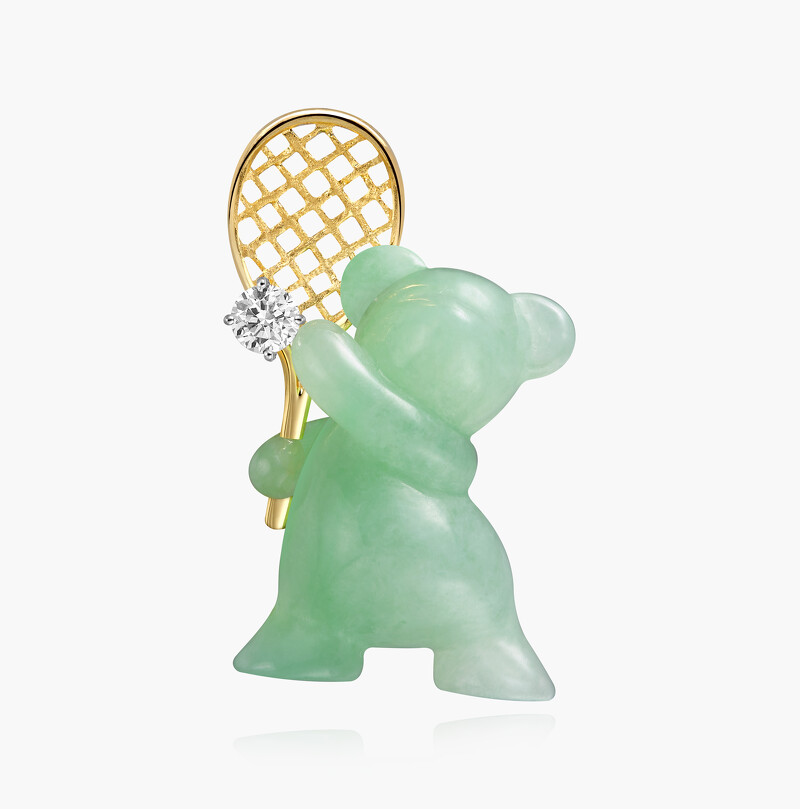 Eric Jade Bear網球熊新品鍊墜,售價自NT.120,700元起。 Eric Jade Bear網球熊新品鍊墜,售價自NT.120,700元起。