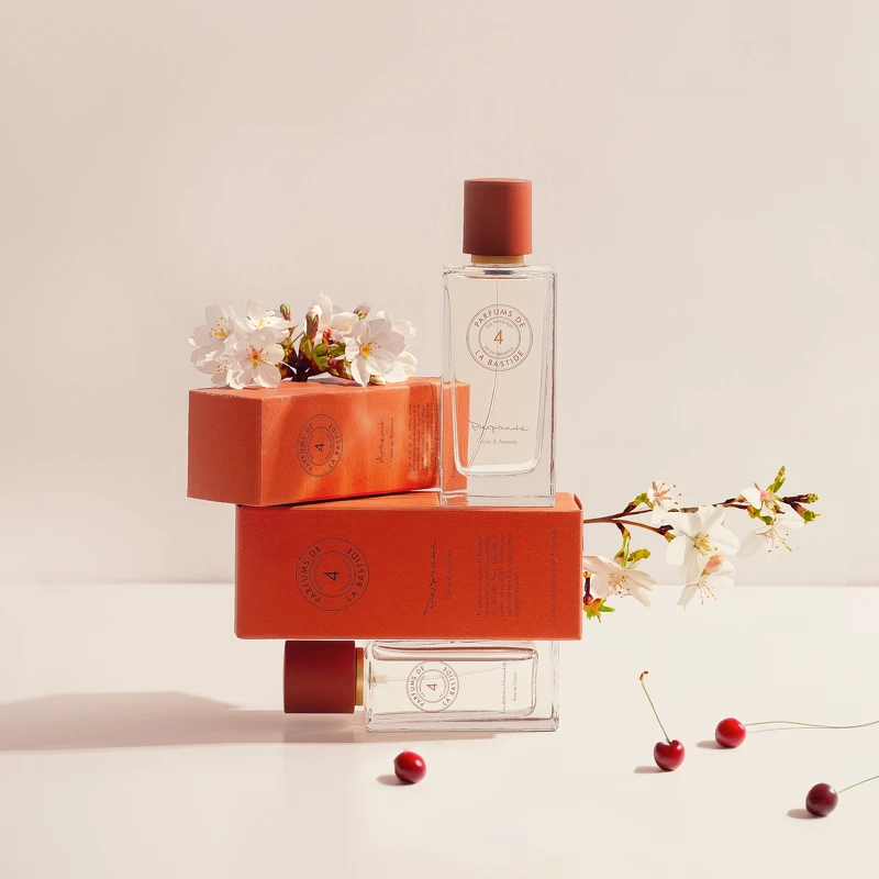 Parfums de la Bastide香墅旅程呂貝宏櫻桃花香水情境圖。