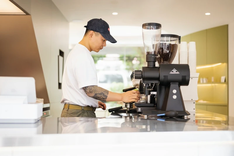 創辦人 Yama 因為經典韓劇《咖啡王子一號店》開啟了這段咖啡之旅。 創辦人 Yama 因為經典韓劇《咖啡王子一號店》開啟了這段咖啡之旅。