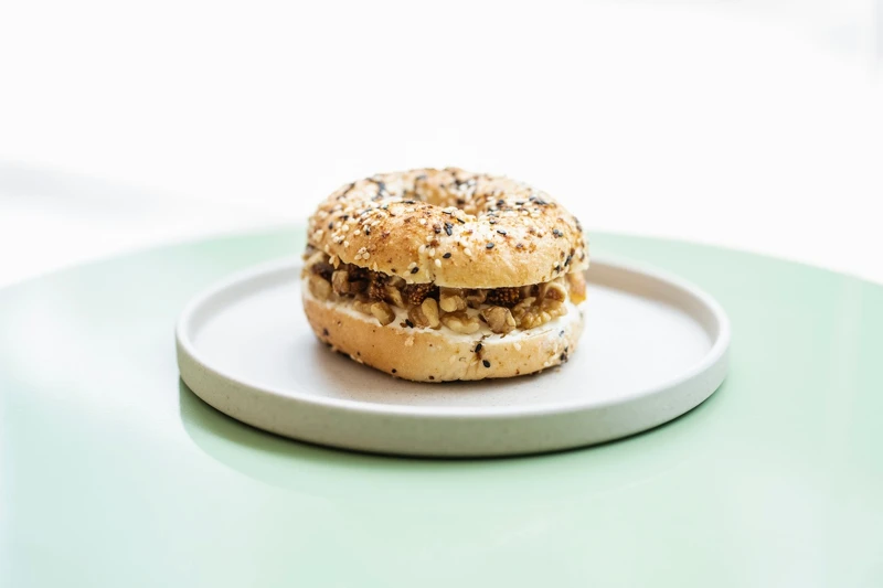 「奶油芝士貝果」。 「奶油芝士貝果」。