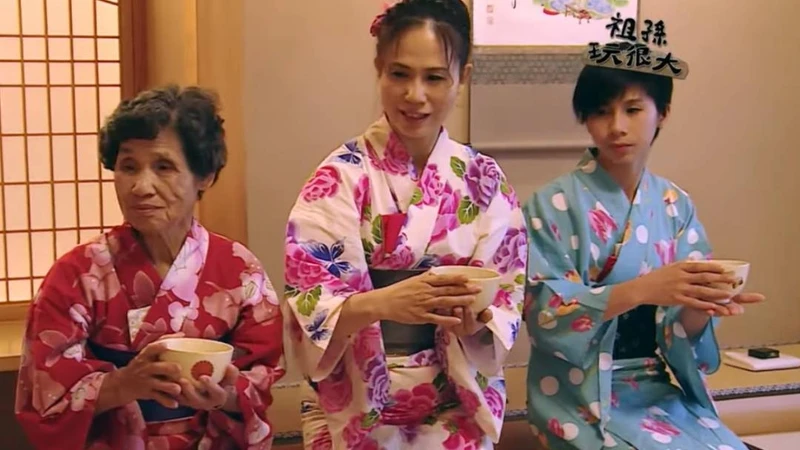 公視《祖孫玩很大》拍攝拳擊國手林郁婷（右）與與母親廖秀蘭（中）、阿嬤廖秦美玉（左）的溫情往事