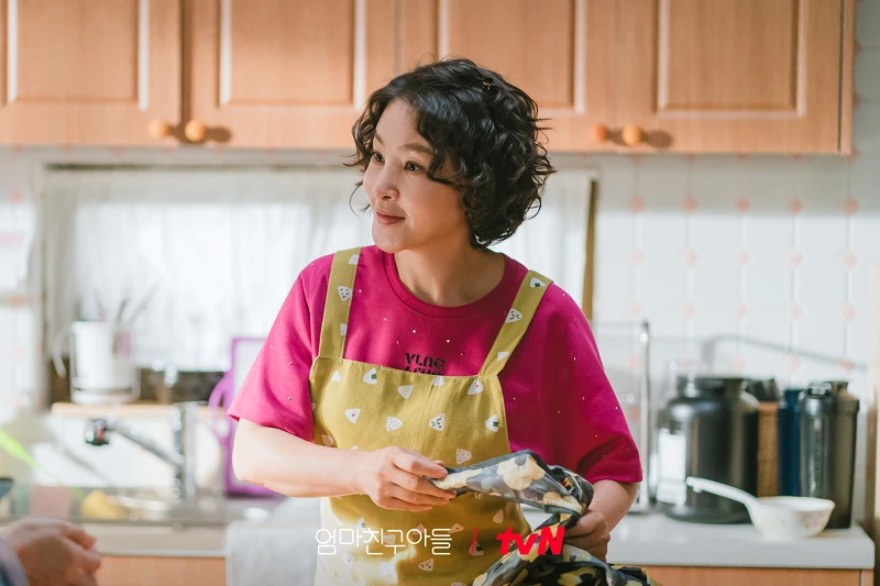 平凡主婦羅美淑不輸隔壁，一手拉拔出”媽媽朋友的女兒”