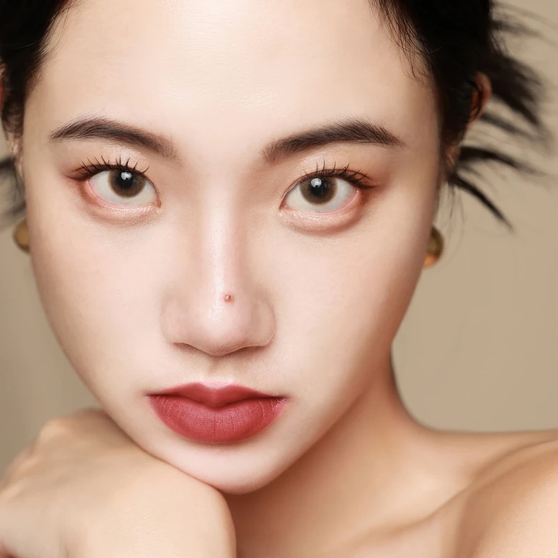 Valentino高訂鉚釘唇膏(#111A),NT1,700 Valentino高訂鉚釘唇膏(#111A),NT1,700