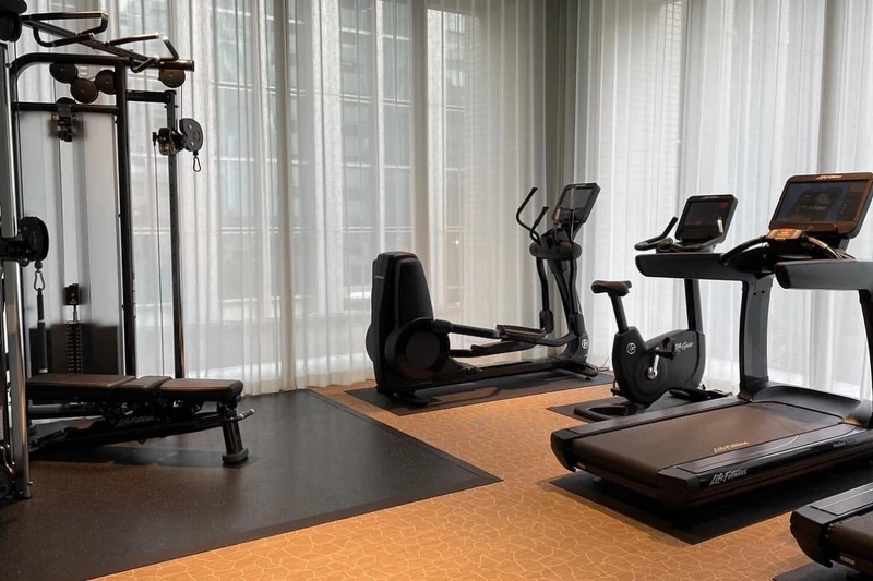 24小時開放的精巧健身房。 24小時開放的精巧健身房。