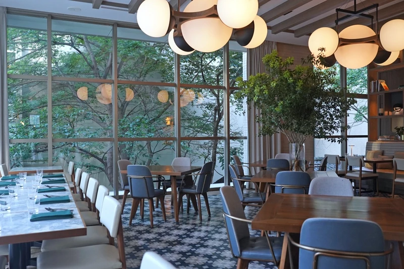 綠意盎然的主餐廳空間。 綠意盎然的主餐廳空間。