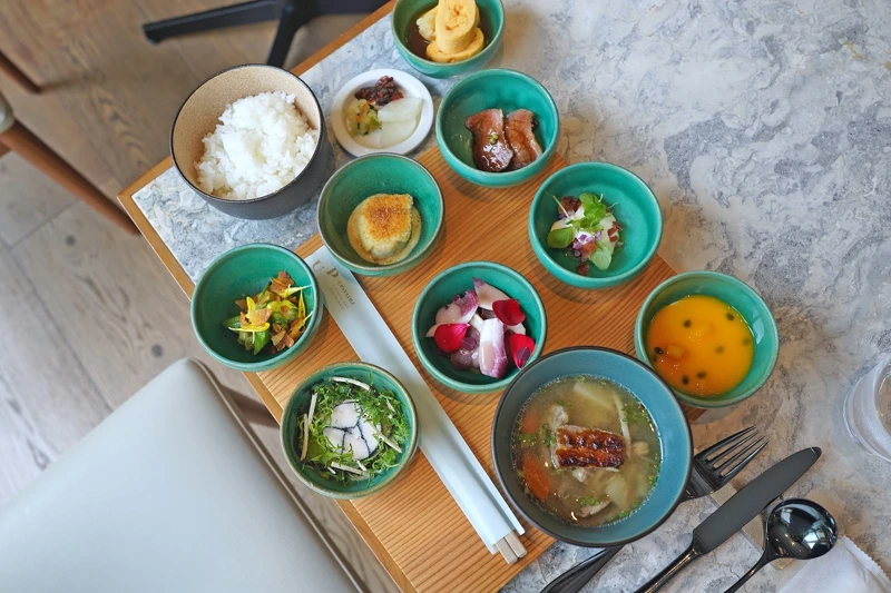 主廚試圖用外國人能理解的方式打造日式早餐。 主廚試圖用外國人能理解的方式打造日式早餐。