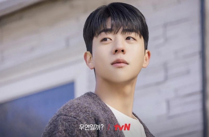 蔡鍾協因《是偶然嗎?》而被封為「初戀男神」。 蔡鍾協因《是偶然嗎?》而被封為「初戀男神」。