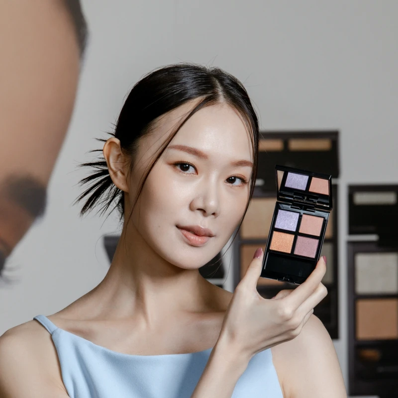 ADDICTION癮色炫耀眼采盤#012璀璨珠寶盒模特兒實擦。