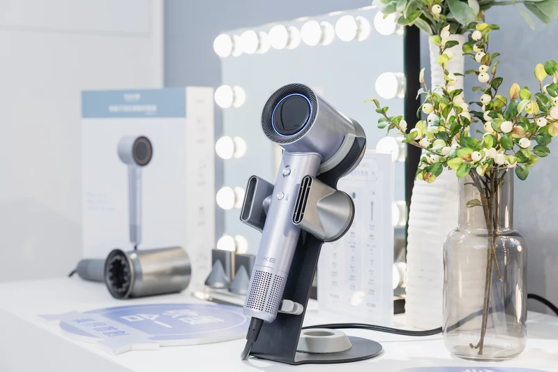 DIKE等離子護髮吹風機實品。 DIKE等離子護髮吹風機實品。