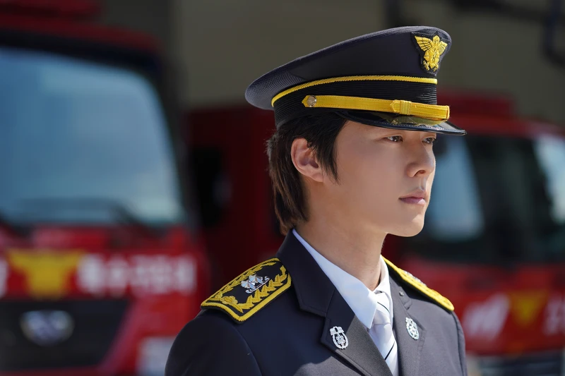 《雖然不是英雄》 《雖然不是英雄》