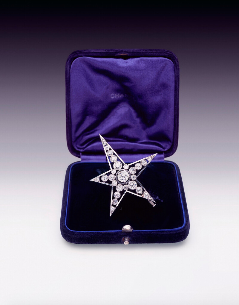 Chanel Bijoux de Diamants 胸針原作