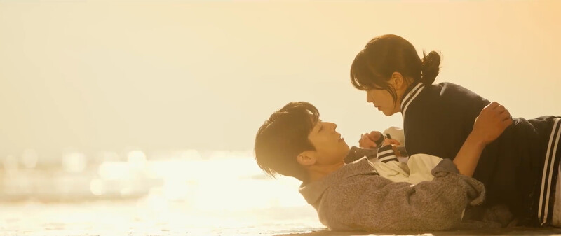 連潮間帶都推姜厚英和李洪珠一把，為的就是經典撲倒畫面